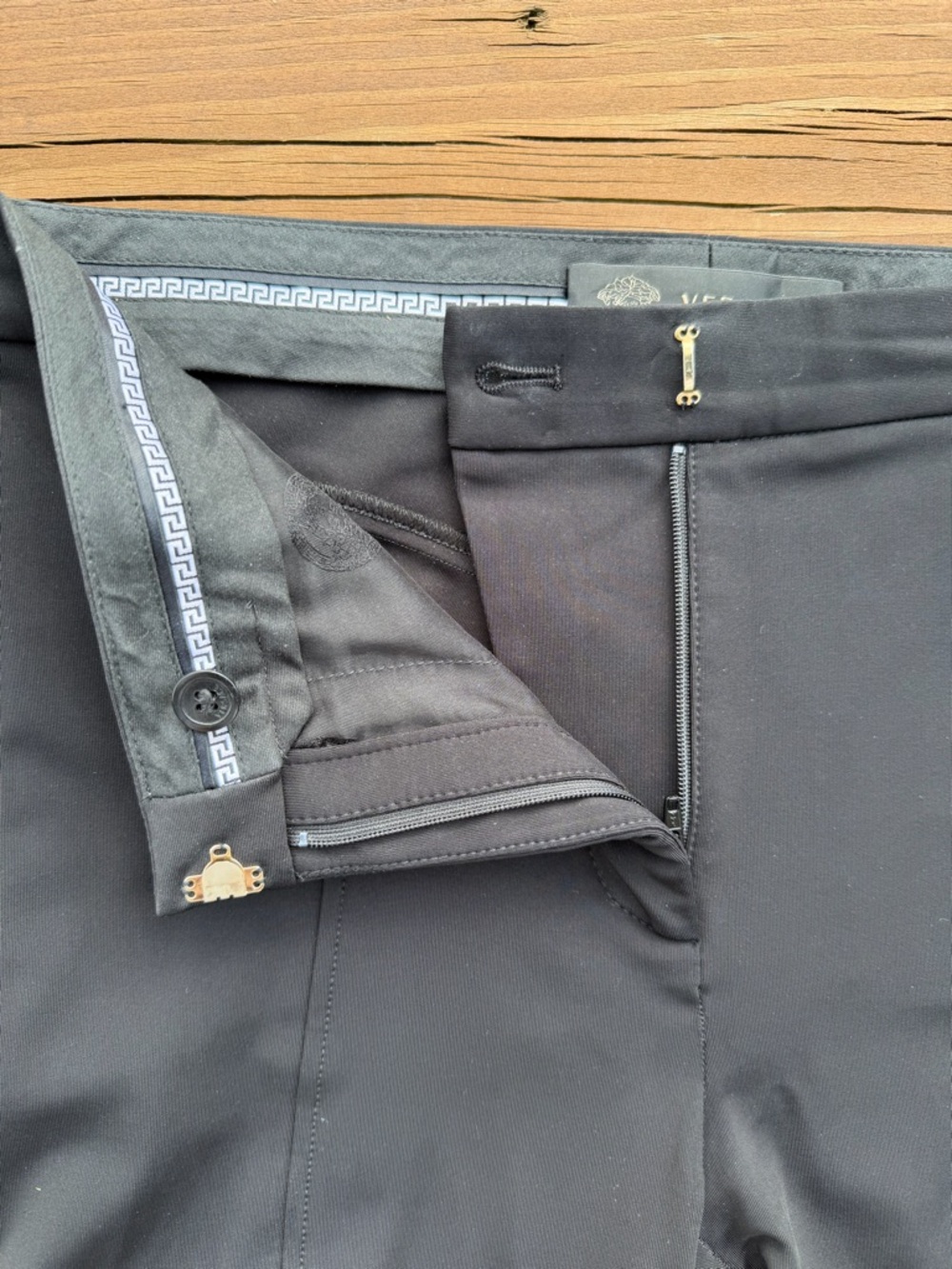 Versace Black High-Waist Sculpting Leggings - Picture 4 of 8